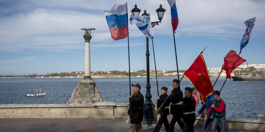 Крым переходит на московское время