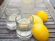 15 причин пить воду с лимоном