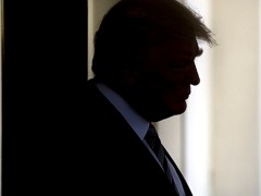 В США местные органы власти требуют импичмента Трампа