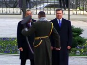 Начальник Почетного караула едва не срубил себе голову перед Януковичем и Алиевым