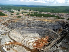 В России произошел обвал на руднике, 150 шахтеров оказались под землей