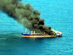В сети появилось видео с горящим танкером в Каспийском море