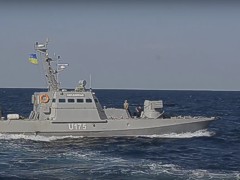 Украинские катера «выгнали» российский сторожевой корабль