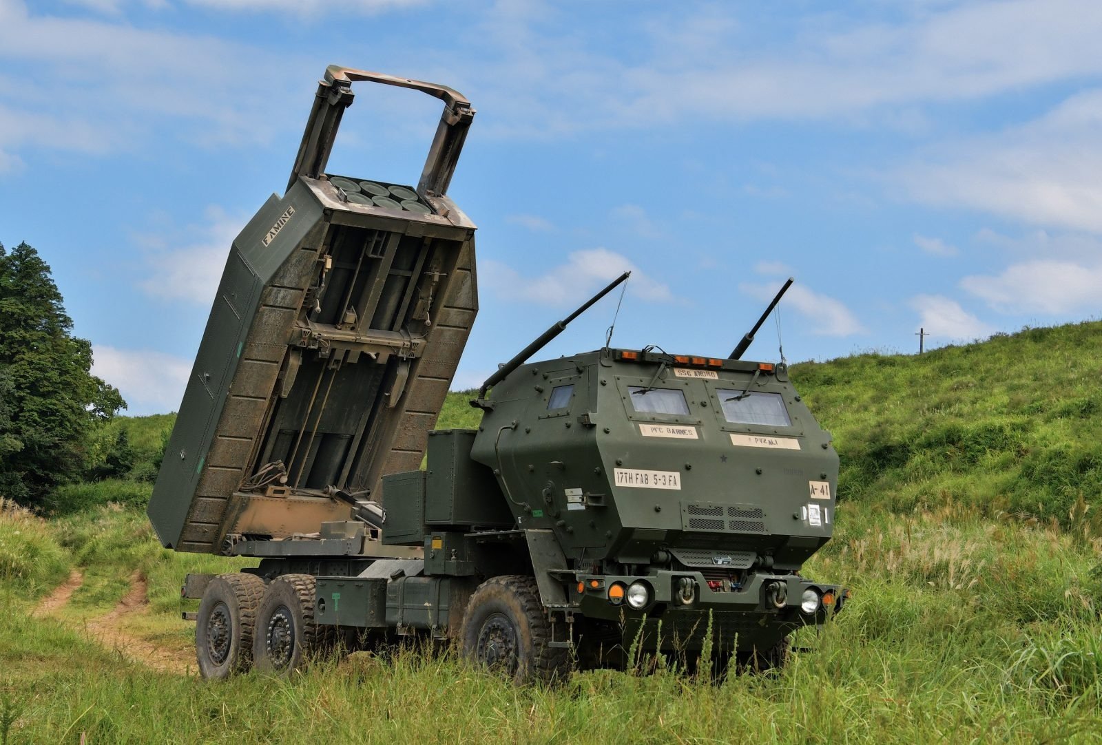 Украина получит от партнеров до 30 HIMARS и MLRS