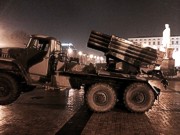 В центр Киева свезли захваченные российские танки, «Грады» и БМП
