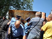 Борьба за сквер на Березняках: Протест перерос в столкновения милиции, «титушек» и активистов