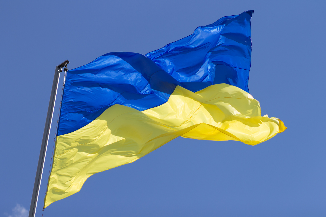 В 30 крупных городах по всему миру подняли национальные флаги Украины
