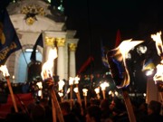 На факельное шествие в Киеве вышли несколько тысяч человек
