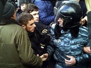 В Харькове митингующие штурмовали горсовет