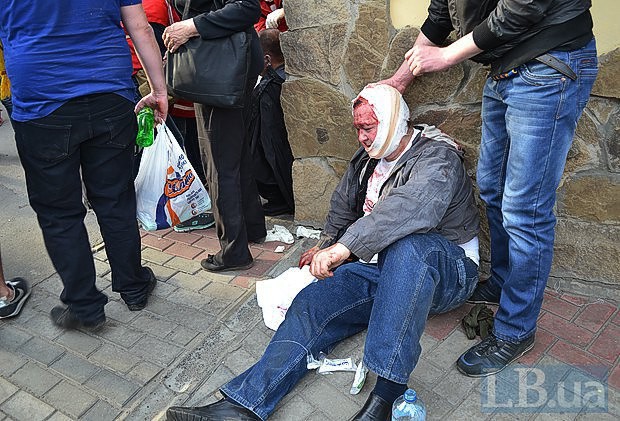 В Харькове подрались ультрас с пророссийскими активистами, 14 человек пострадали