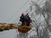 Из-за сложных погодных условий в Украине обесточены более 300 населенных пунктов