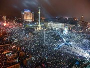 Десятки тысяч украинцев встретили Новый год на Майдане