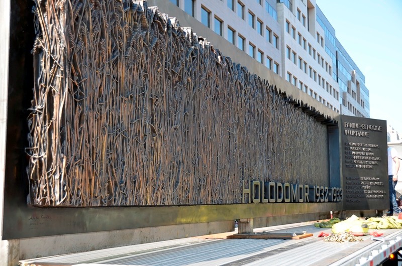 В центре Вашингтона установили памятник жертвам Голодомора
