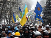 В Киеве активисты пикетируют МВД и СБУ с требованием найти Луценко и Вербицкого