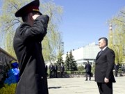Янукович: Правительство должно повысить соцвыплаты чернобыльцам