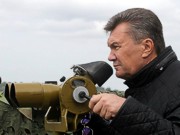 Янукович на Львовщине запустил противотанковую ракету