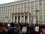 В Ужгороде активисты захватили Закарпатскую ОГА