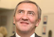 Янукович уволил Черновецкого