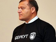 Добкин и харьковские «регионалы» пришли на сессию облсовета в футболках с надписью «Беркут»