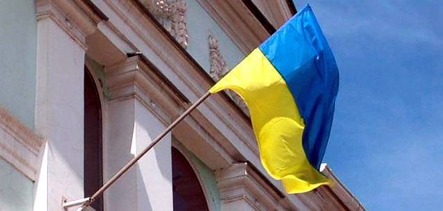 Джемилев прибыл в Симферополь: На Меджлисе вывесили флаг Украины