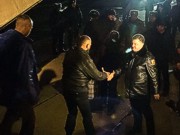 Порошенко встретил освобожденных из плена бойцов