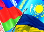 Азаров: Принципиальное решение о статусе наблюдателя ТС достигнуто