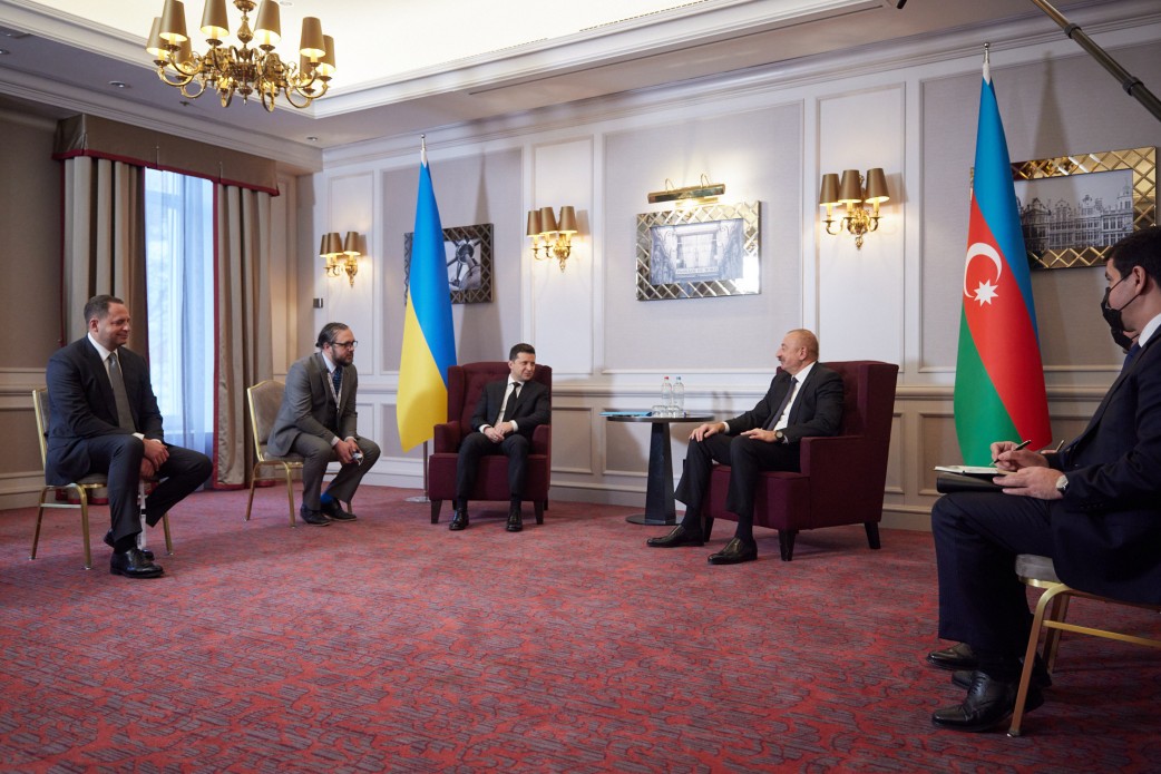 Зеленский предложил президенту Азербайджана провести в Киеве совместный саммит с Эрдоганом