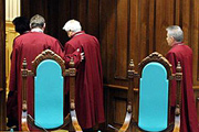 15 судей КС Украины ушли в отпуск до осени