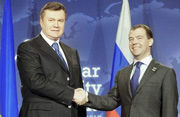 Янукович выразил соболезнования Медведеву