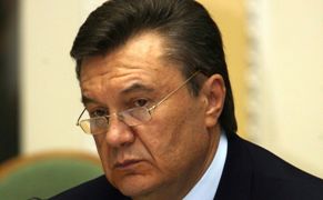 Янукович в понедельник поедет во Львов