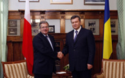 Янукович посетит Польшу