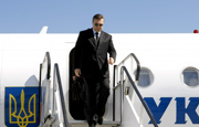 Януковичу запретили передвигаться на дальние расстояния