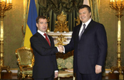 Медведев посетит Украину
