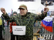 В Киеве показали перформанс и инсталляцию «Осторожно, русские!»