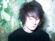 Новый альбом Земфиры появится в сети в День влюбленных