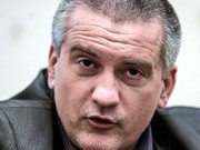 Украинский суд выдал ордер на арест главы Крыма Аксенова
