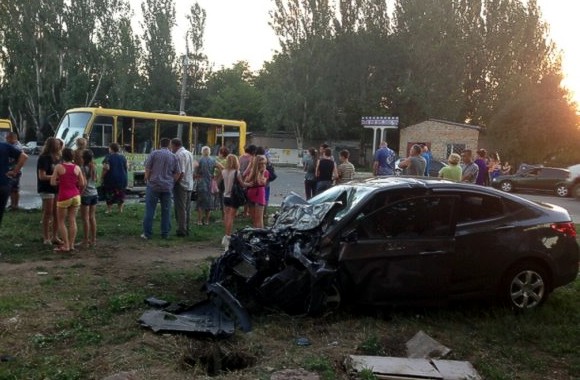 В Херсоне автомобиль въехал в маршрутное такси, пострадали 10 человек