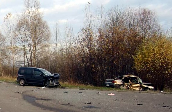 В Киевской области в ДТП столкнулись две иномарки: погибли три человека