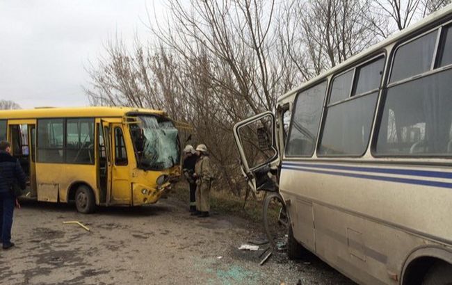 Во Львовской области в результате ДТП пострадали более 20 человек