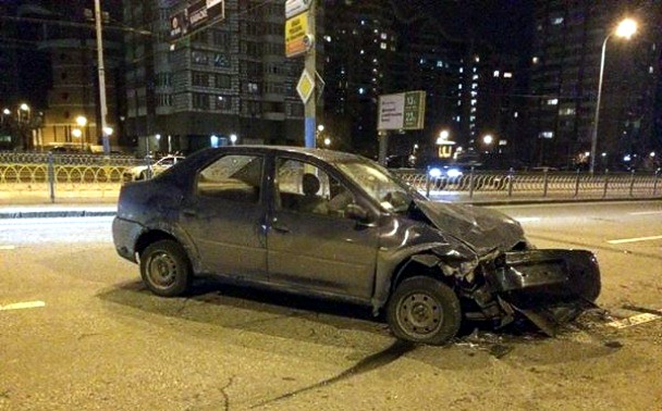 Ночное ДТП в Киеве: столкнулись БТР и два автомобиля