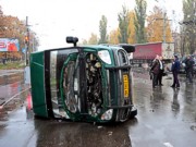 В Сумах сержант милиции въехал в маршрутку
