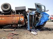 В Запорожской области бензовоз столкнулся с легковым автомобилем: Четыре человека погибли, двое ранены