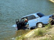 В Крыму машина улетела в Северо-крымский канал: два человека погибли