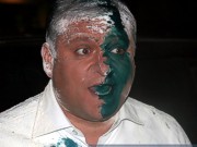 Добкина облили зеленкой и посыпали мукой