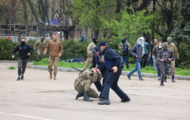 В Одессе из-за георгиевской ленточки произошла массовая драка