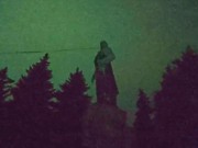 В Харькове ночью снесли два памятника Ленину