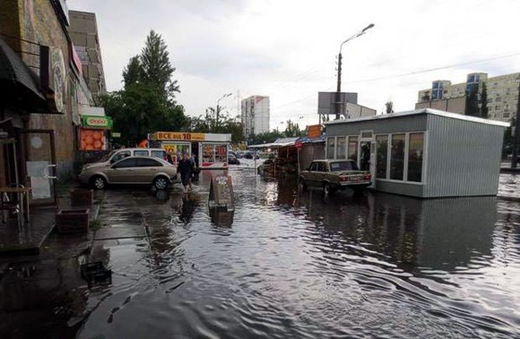 Левый берег Киева затопило после ливня