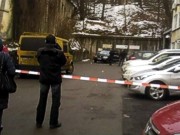 В Киеве средь бела дня неизвестные обстреляли внедорожник с людьми