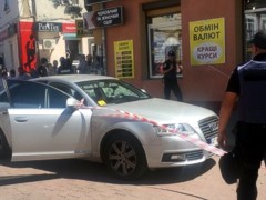В Ивано-Франковске обстреляли автомобиль, ранен водитель