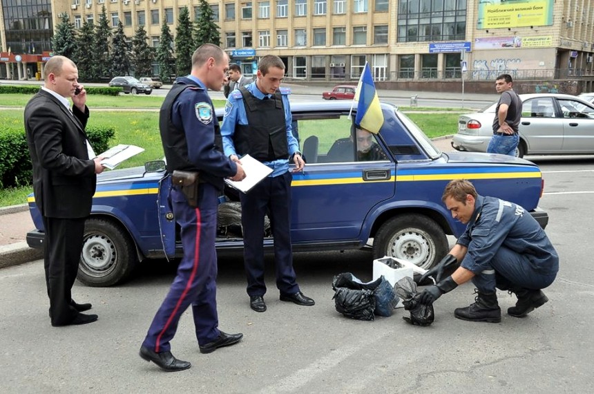 Мэру Николаева прислали голову собаки и гранату